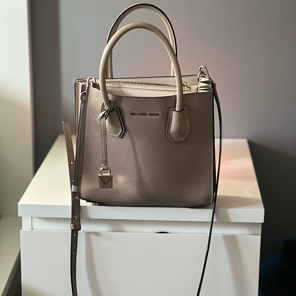 Micheal Kors Purse